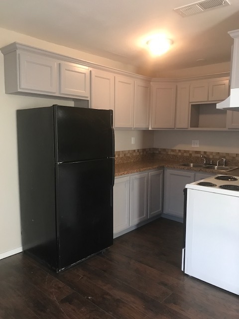 3012 W Michigan Ave in Midland, TX - Building Photo - Building Photo