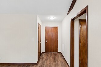 187 W L St in Jenks, OK - Building Photo - Building Photo