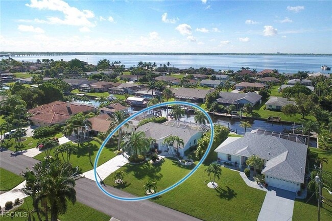 property at 2308 SE 27th St