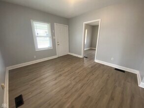 1025 Sharon Ave in Indianapolis, IN - Building Photo - Building Photo