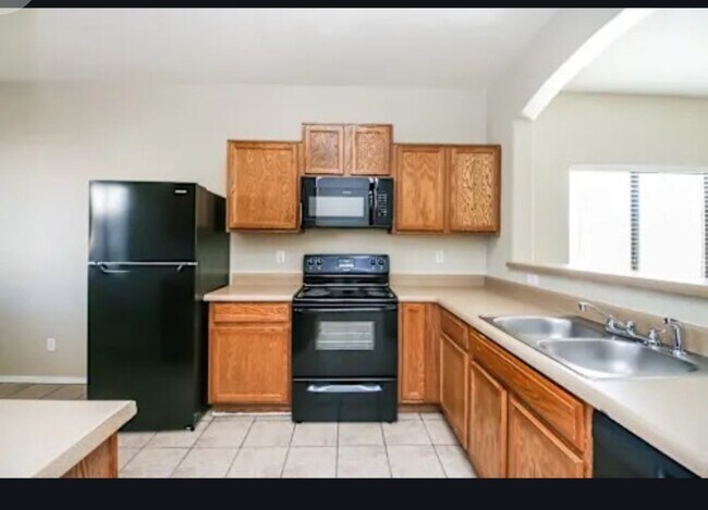 9072 W Hidalgo Ave in Phoenix, AZ - Building Photo - Building Photo