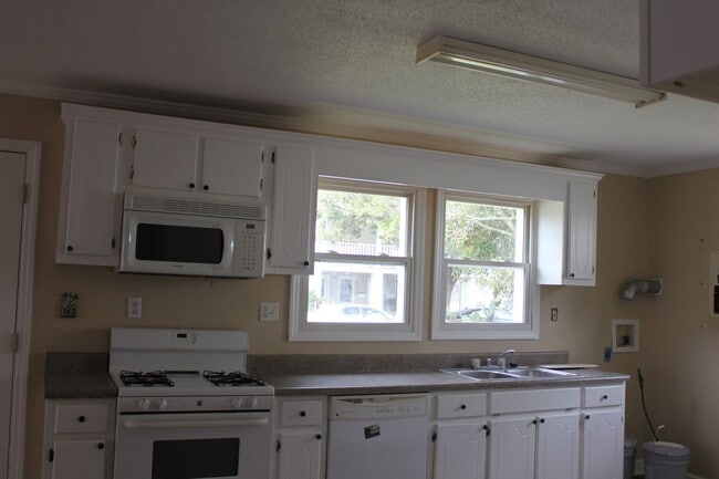 220 Jones St in New Bern, NC - Building Photo - Building Photo