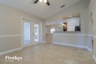 6633 Emil Ave in Cocoa, FL - Foto de edificio - Building Photo