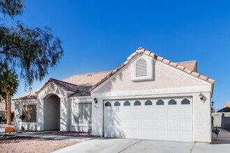 6017 Ingenue Rd in North Las Vegas, NV - Building Photo - Building Photo