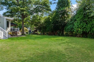 21 Clifton Rd in Bristol, RI - Building Photo - Building Photo