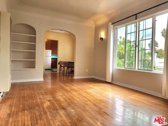 property at 1163 N Genesee Ave