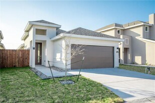 28 N 15th St in McAllen, TX - Building Photo