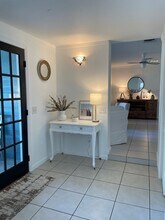 2011 Delmar Ave in Vero Beach, FL - Foto de edificio - Building Photo