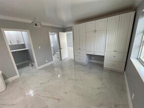 649 W Oakland Park Blvd in Wilton Manors, FL - Building Photo - Building Photo