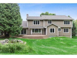 7140 Willow View Cove in Chanhassen, MN - Foto de edificio - Building Photo