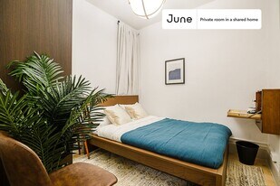 Room in Shared 5 bed/1 bath home in New York, NY - Building Photo