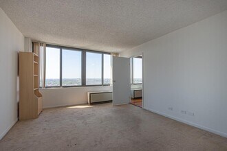 2754 N Hampden Ct in Chicago, IL - Building Photo - Building Photo