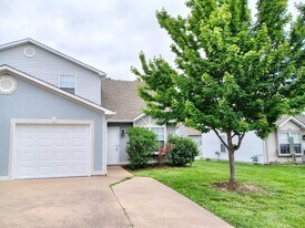 2405-2407-2407 Calder Ct in Columbia, MO - Building Photo