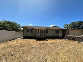 84-1040-1040 Hana St in Waianae, HI - Building Photo