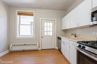 630 W Waveland Ave in Chicago, IL - Building Photo - Building Photo