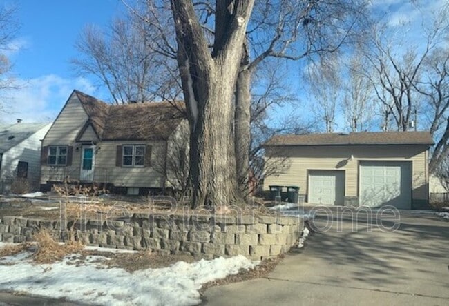 property at 5417 S 49th St