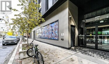 25 Richmond St E in Toronto, ON - Building Photo - Building Photo