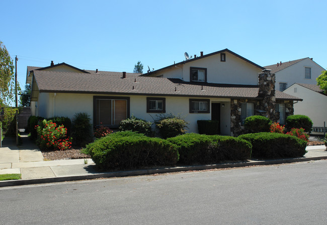 1559 Brookvale Dr in San Jose, CA - Foto de edificio - Building Photo