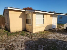 4316 28th Ave in Vero Beach, FL - Building Photo