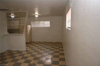 1610 Marlin Ave-Unit -A in Las Vegas, NV - Building Photo - Building Photo