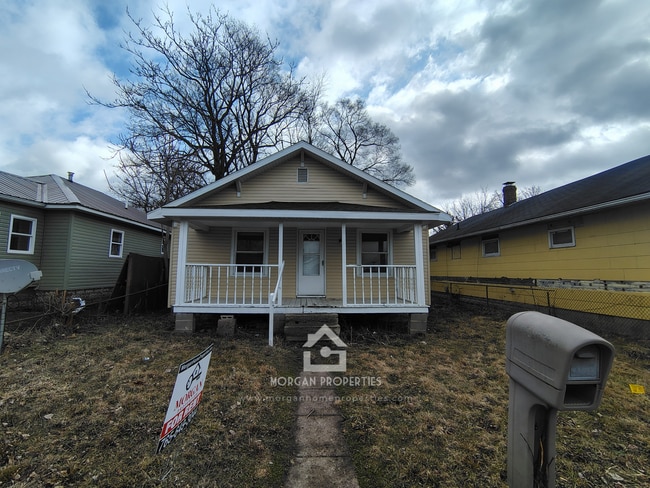 property at 2322 S Mulberry St