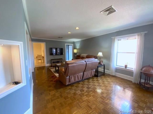 15 Highland St-Unit -301 in West Hartford, CT - Building Photo - Building Photo