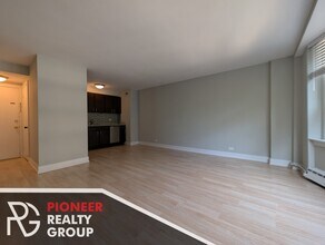 433 W Wellington Ave, Unit 5H in Chicago, IL - Building Photo - Building Photo
