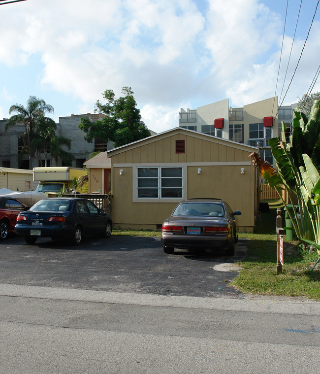 720 SE 12th St in Fort Lauderdale, FL - Building Photo - Building Photo