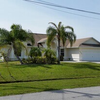 5704 NW Croton Ave in Port St. Lucie, FL - Building Photo