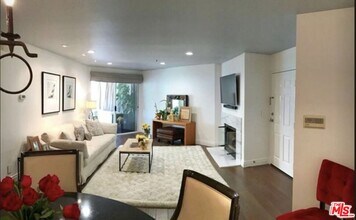5805 Oak Bend Ln in Oak Park, CA - Building Photo - Building Photo