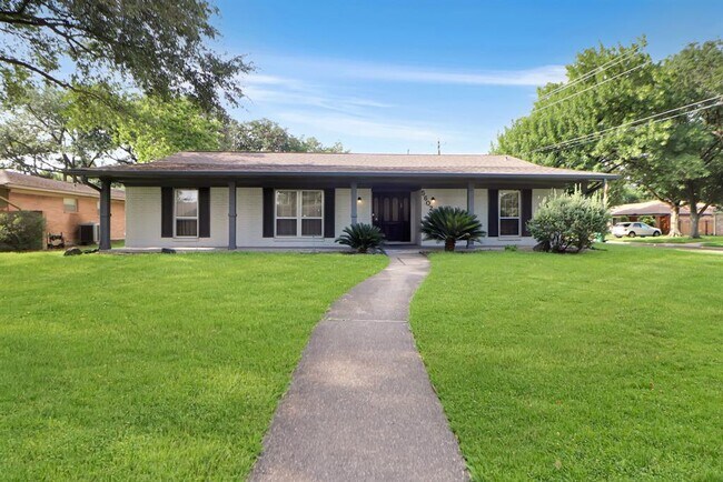 property at 5602 Sylmar Rd