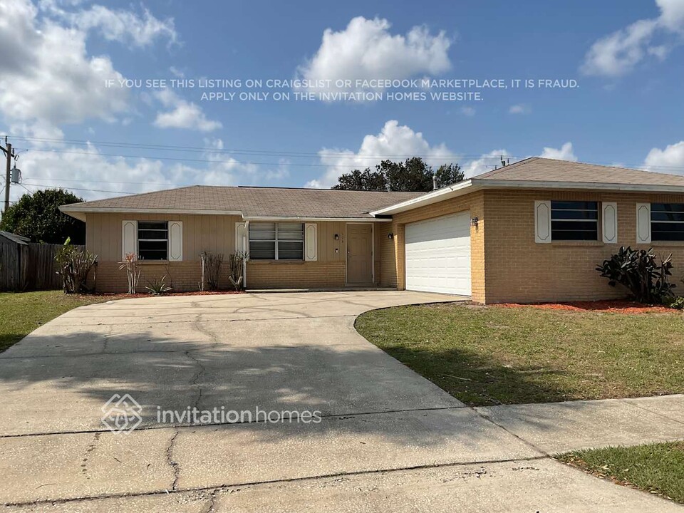 594 Tupelo Dr in Melbourne, FL - Building Photo