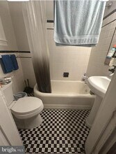 1211 Spruce St in Philadelphia, PA - Building Photo - Building Photo