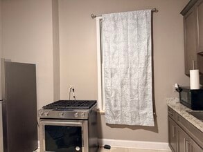 635 W 62nd St, Unit 2 in Chicago, IL - Building Photo - Building Photo