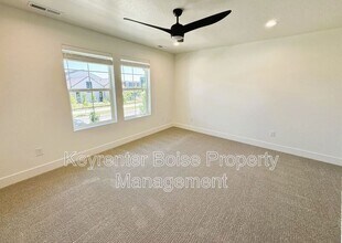 1337 N Webb Wy in Meridian, ID - Building Photo - Building Photo