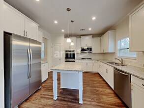 213 Orchard Trail in Canton, GA - Foto de edificio - Building Photo