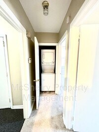 910 E Sharpnack St photo'