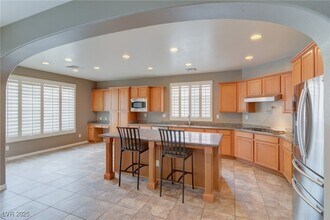 8442 Elche Ct in Las Vegas, NV - Building Photo - Building Photo
