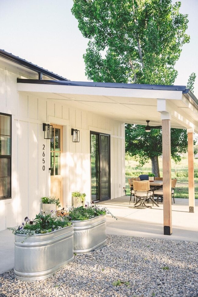 property at 2650 N Plz Rd