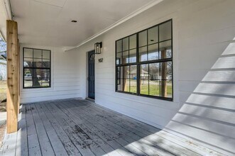 902 Hackberry St in Taylor, TX - Building Photo - Building Photo