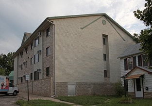 Townsquare Apartments in Chaska, MN - Building Photo - Building Photo