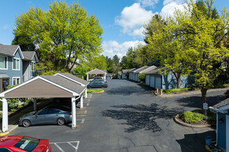 Lexington Condominium in Kirkland, WA - Foto de edificio - Building Photo