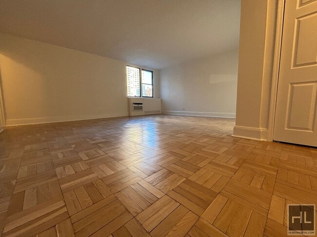 East 79th Street in New York, NY - Foto de edificio - Building Photo