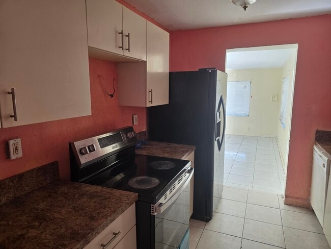 1543 NW 10th Pl in Fort Lauderdale, FL - Building Photo - Building Photo