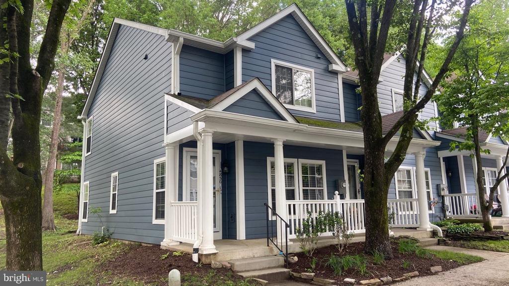 4830 Dorsey Hall Dr in Ellicott City, MD - Building Photo