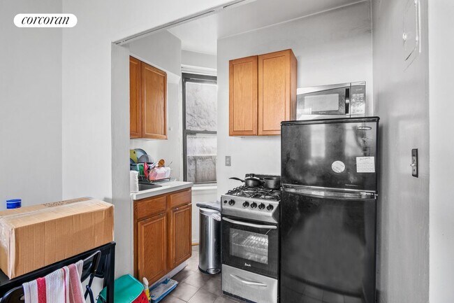 649 2nd Ave in New York, NY - Building Photo - Building Photo