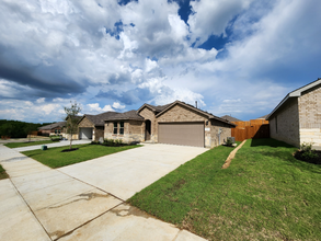 5805 Harvey Gap Ln in Lantana, TX - Building Photo - Building Photo