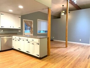 13556 Lee Ln in Nevada City, CA - Building Photo - Building Photo