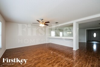 4457 Philadelphia Cir in Kissimmee, FL - Foto de edificio - Building Photo