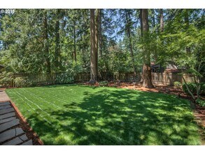 4235 Douglas Wy in Lake Oswego, OR - Building Photo - Building Photo